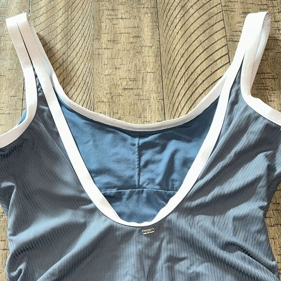 Rip curl 🏄🏻♀️🌊 Rainbow 🌈 Stripe One Piece Lined Swimsuit🩱Stays Put! - Picture 9 of 17